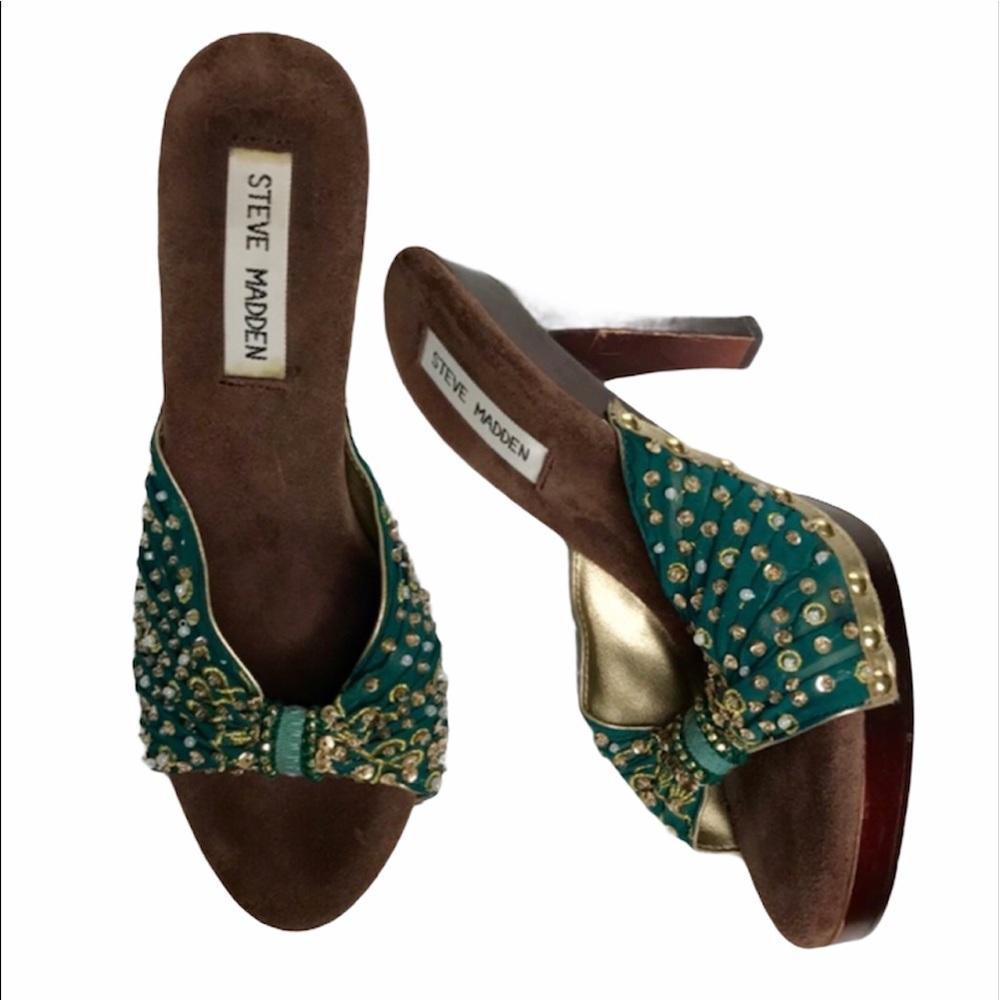 Vintage Steve Madden embellished green platform sandals, 7